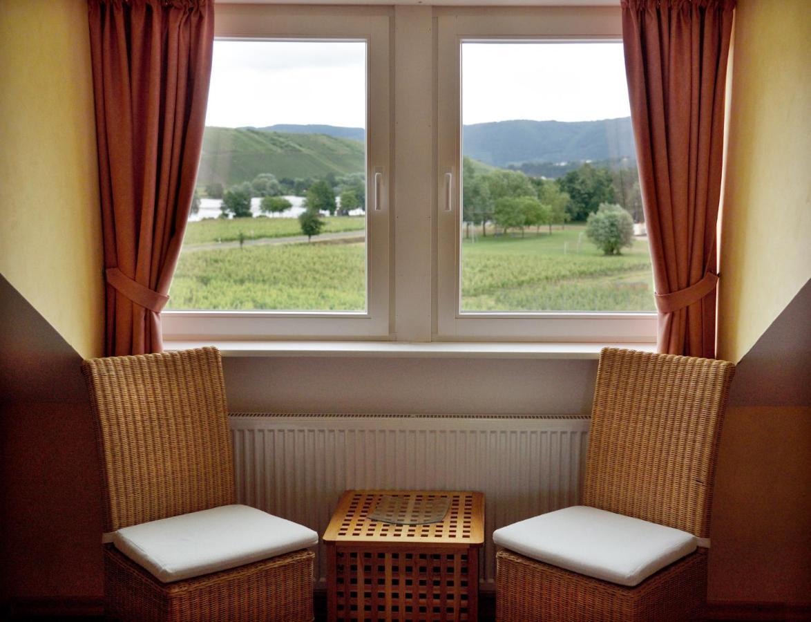 Weingut Weich Hotell Riol Eksteriør bilde