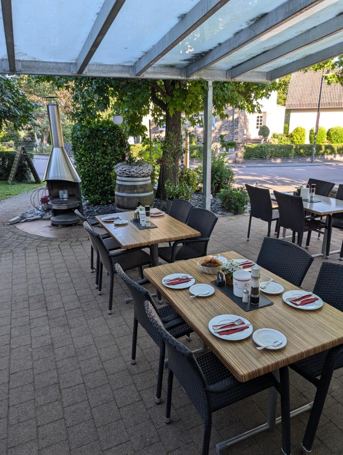 Weingut Weich Hotell Riol Eksteriør bilde